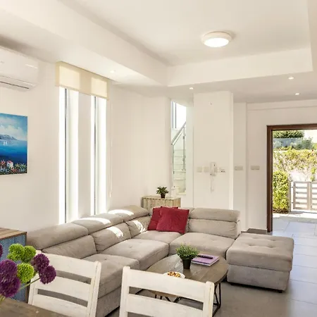 Milos Lifestyle H9 Feriehus Paralimni