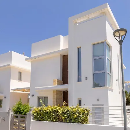 Milos Lifestyle H9 בית נופש פאראלימני